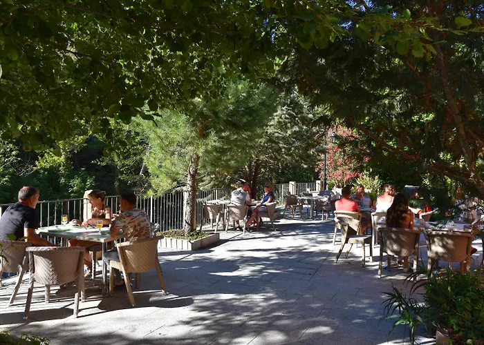 Les Jardins De La Glaciere