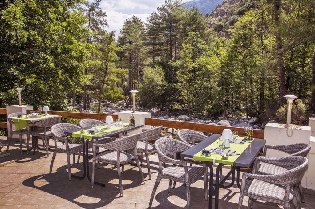 Les Jardins De La Glaciere Hotel